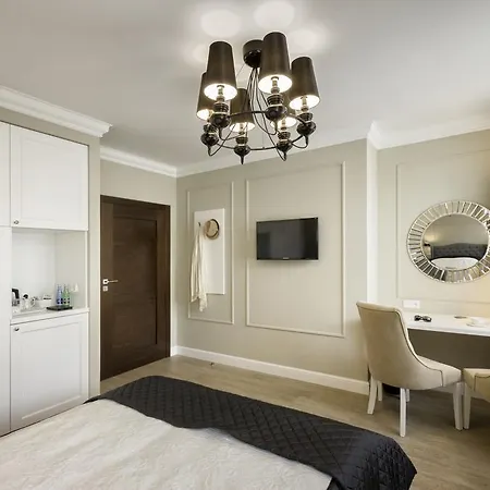 Aurora Apartament *
